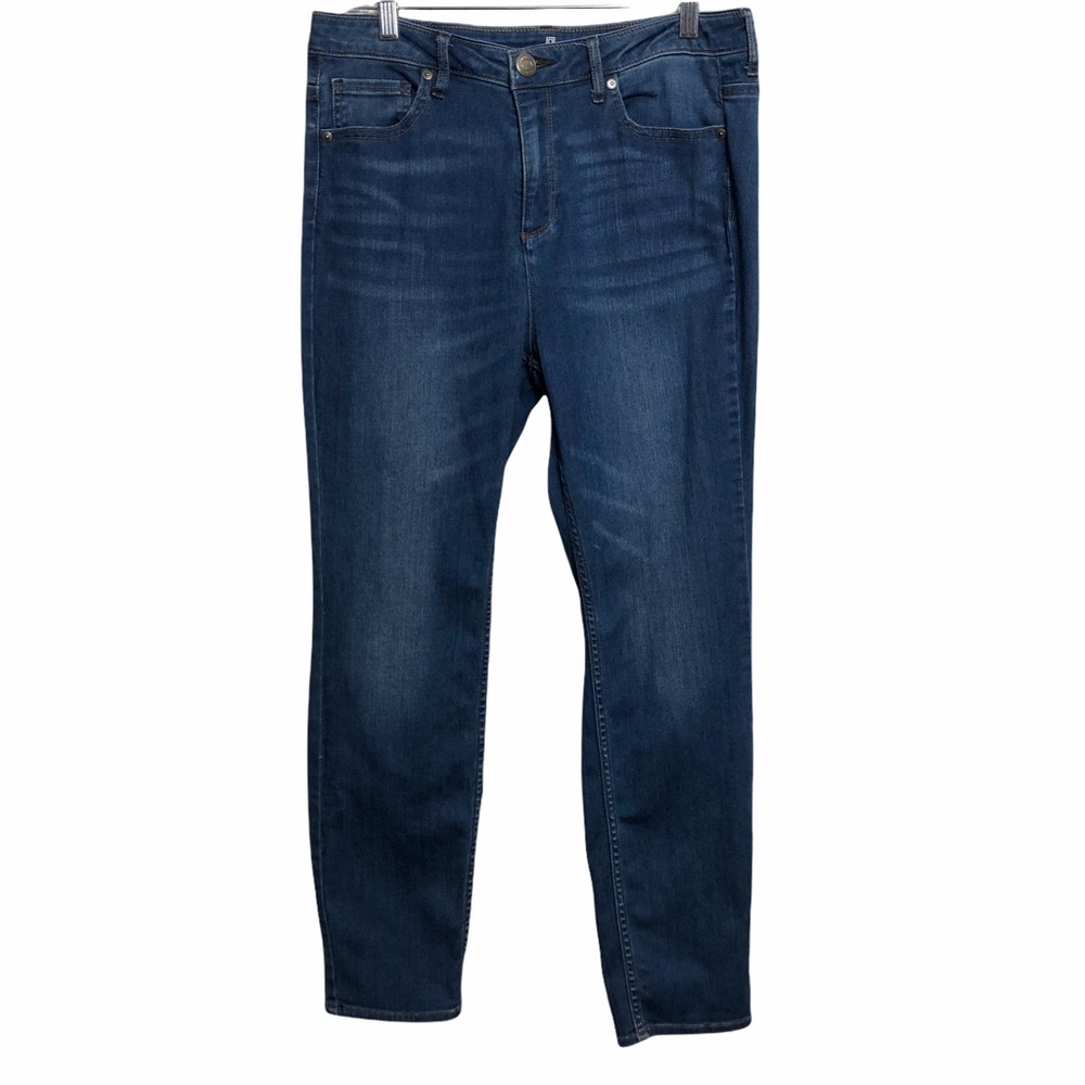 Liz Claiborne Original Fit Skinny Jean Size 10 Medium Wash